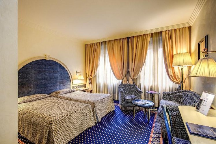 DOUBLE ONE BED Room