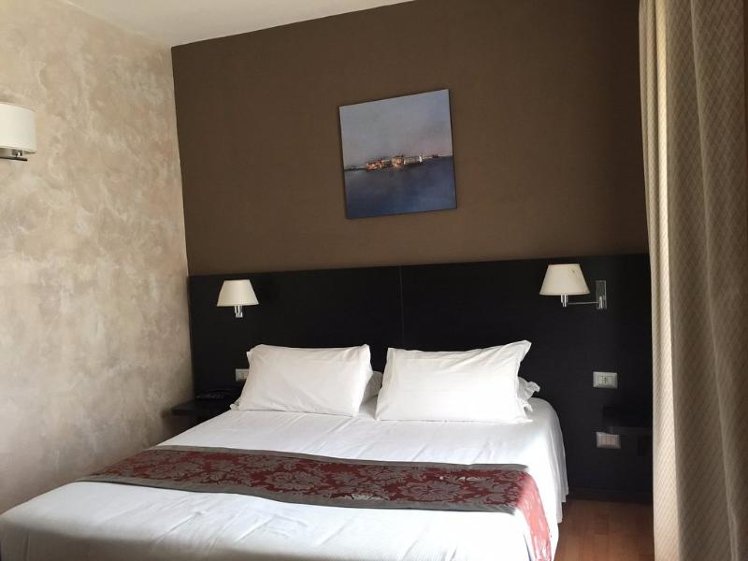 QUADRUPLE BUSINESS DELUXE Room