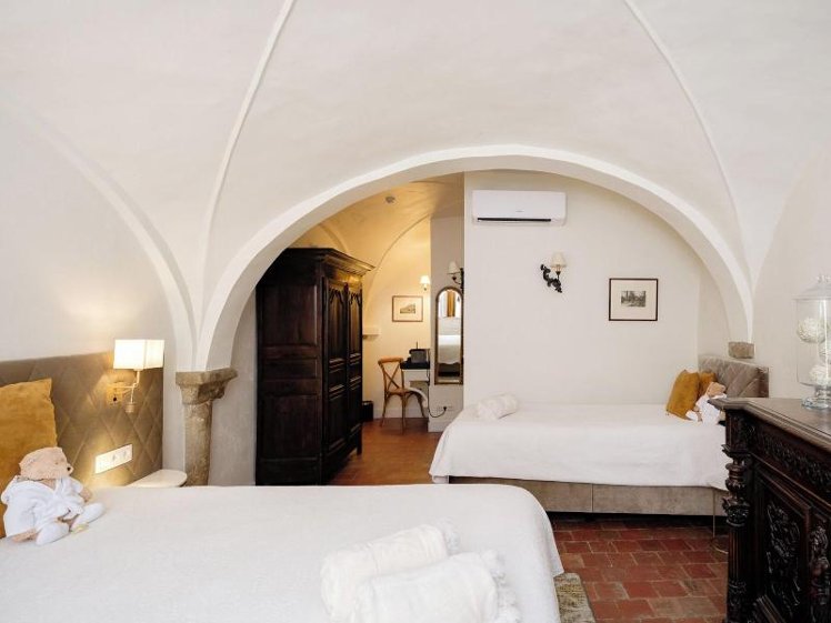 TRIPLE DELUXE CANAL VIEW Room