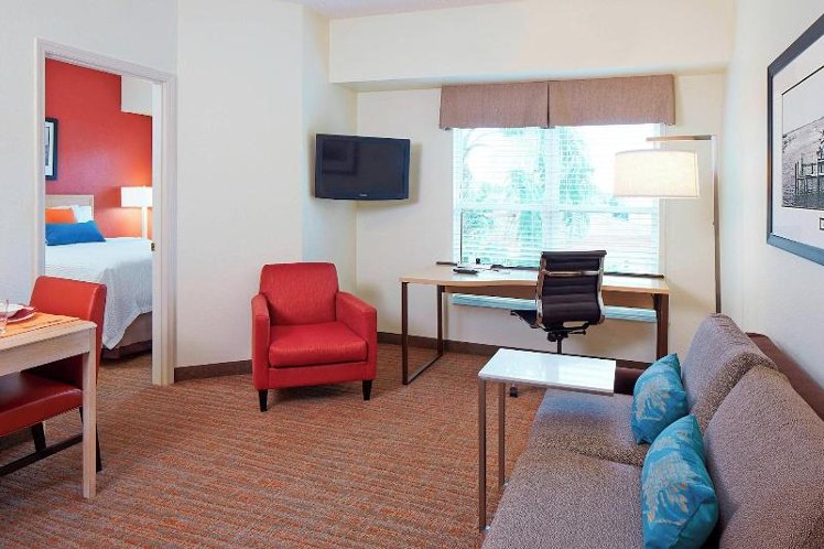 SUITE Accessible-Queen Size Bed Room
