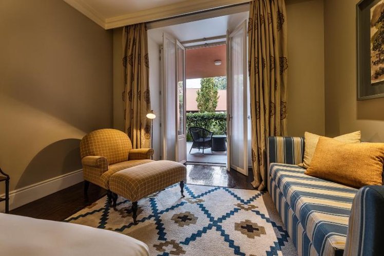 DOUBLE GARDEN VIEW Room