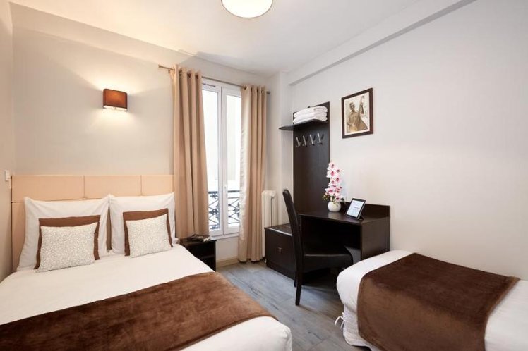 TRIPLE STANDARD Room