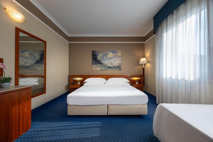 TRIPLE ONE BEDROOM ONE BATHROOM Room