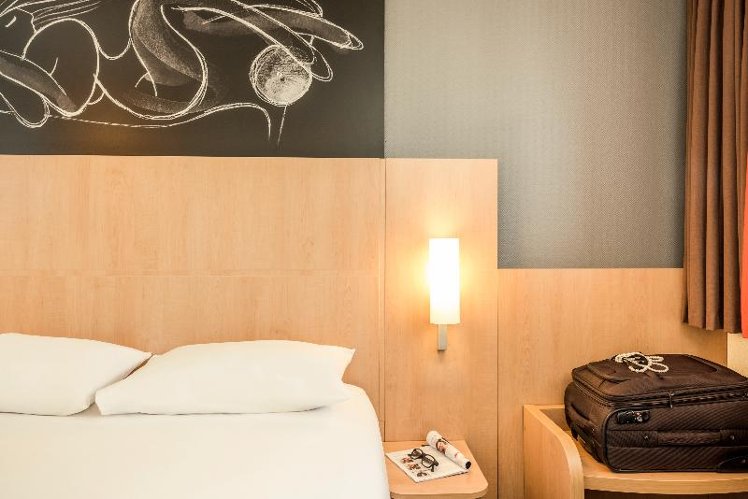 SINGLE STANDARD Room