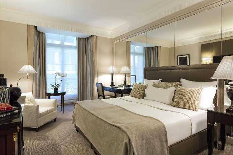 DOUBLE EXECUTIVE KING BED Room