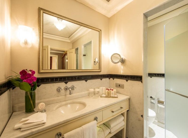 DOUBLE DELUXE SEA VIEW Room