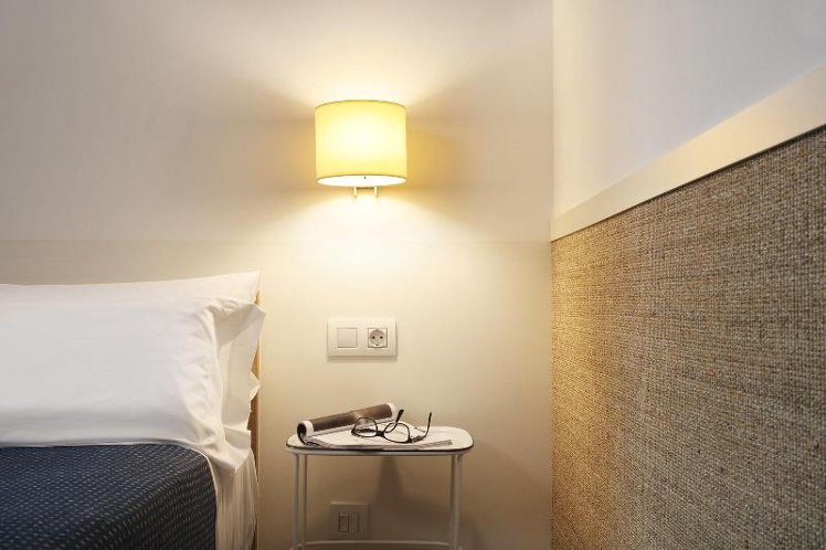 SINGLE STANDARD Room