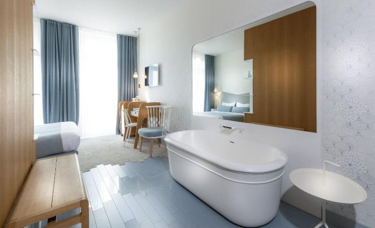 JUNIOR SUITE TWO BEDS Room