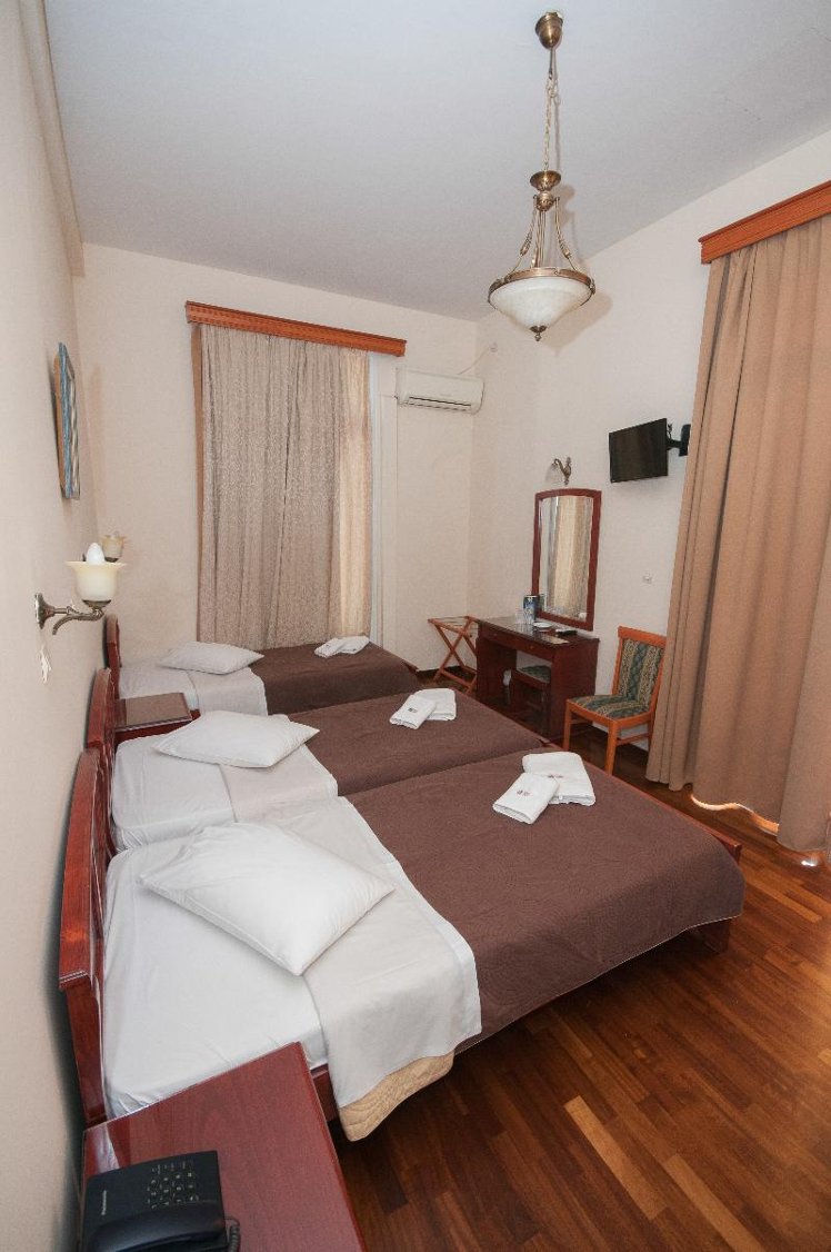 TRIPLE STANDARD Room