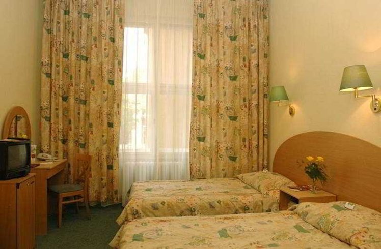 DOUBLE STANDARD Room