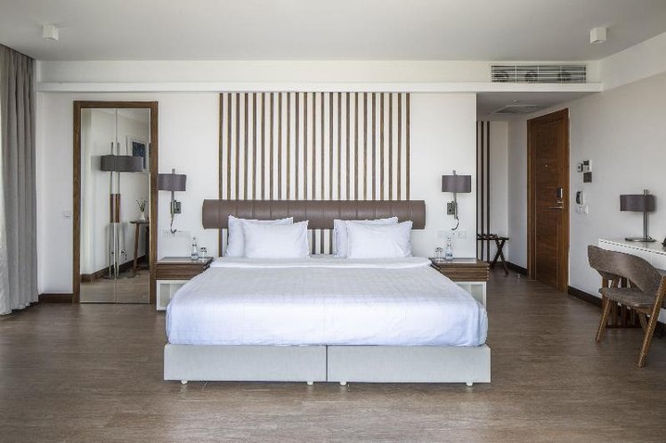 DOUBLE GARDEN VIEW Room