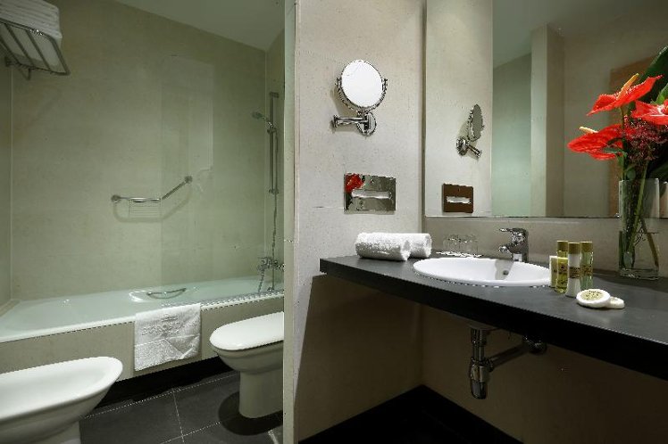 DOUBLE STANDARD Room