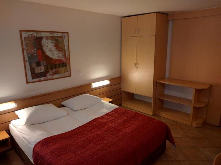 TRIPLE STANDARD Room