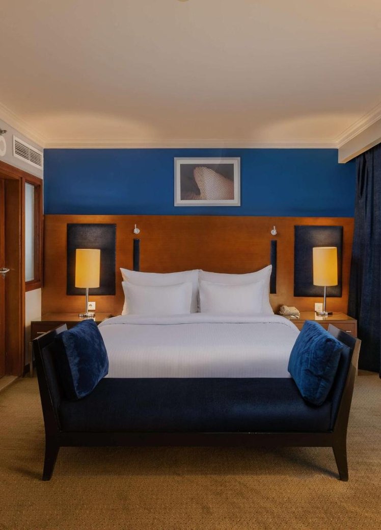 SUITE KING SIZE BED Room