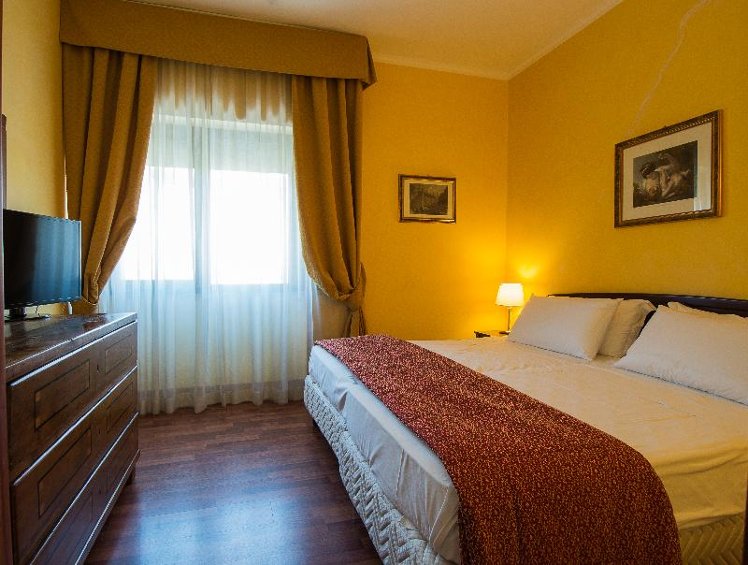 DOUBLE STANDARD Room