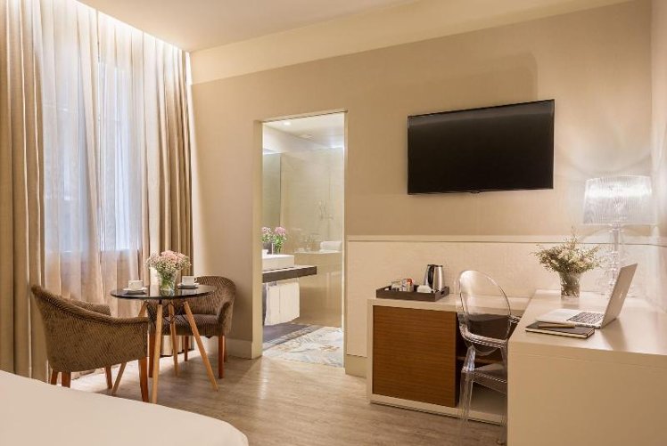 TRIPLE SUPERIOR Room