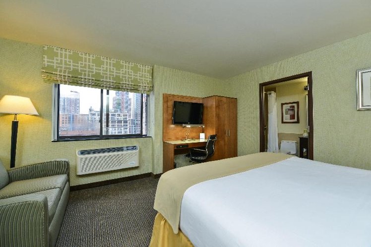 DOUBLE KING SIZE BED Room
