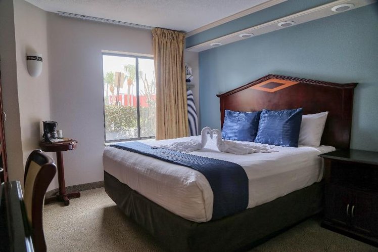 DOUBLE STANDARD Room