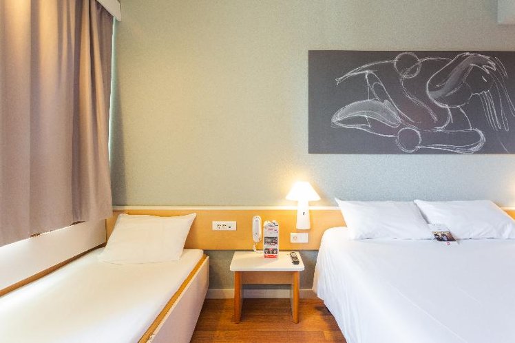 DOUBLE WITH DOUBLE BED Room