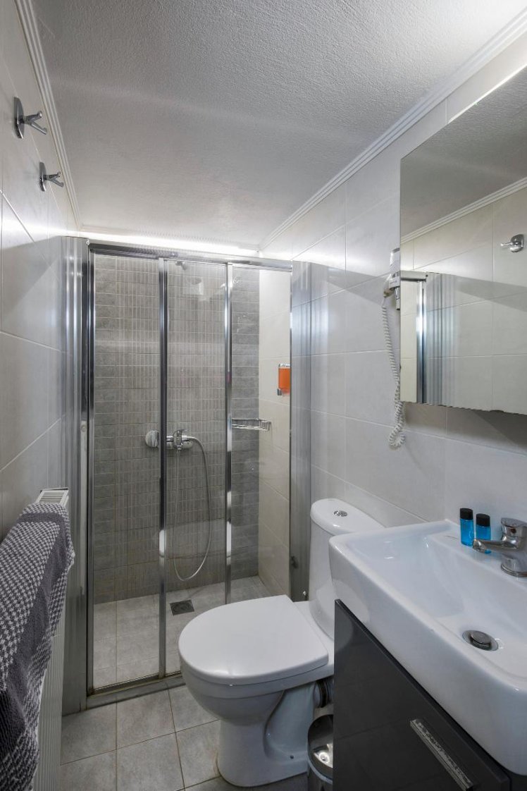 STUDIO CITY VIEW Room