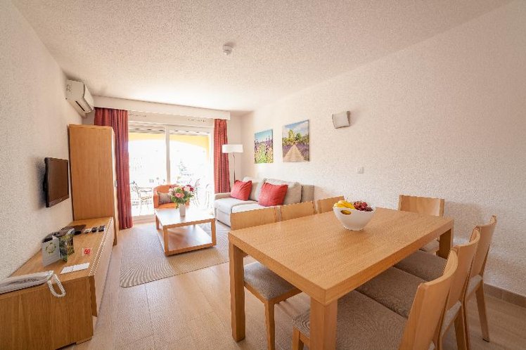 APARTMENT CAPACITY 6 Room
