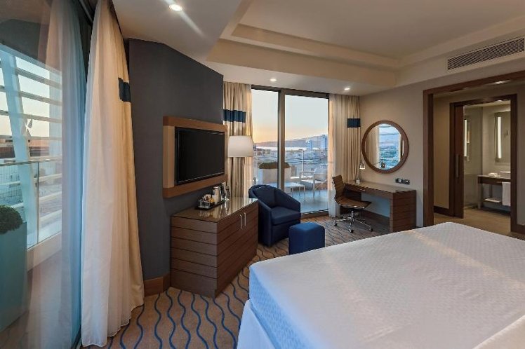 DOUBLE KING SIZE BED Room