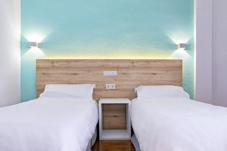 TWIN TWO BEDS Room