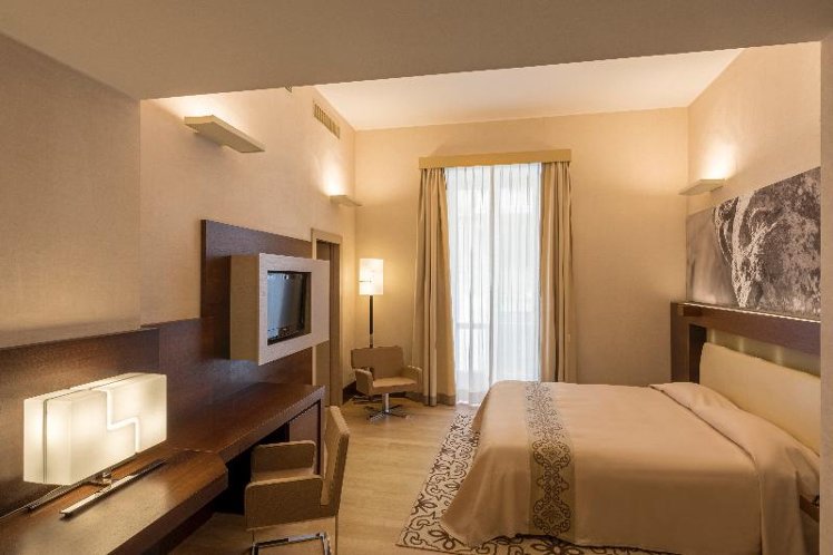 Double or Twin DELUXE Room