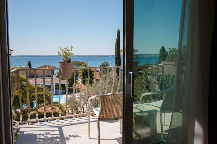 DOUBLE SUPERIOR LAKE VIEW Room