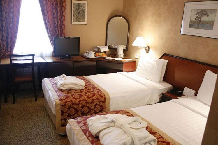 TRIPLE STANDARD Room
