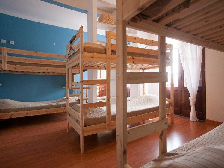 Bed in dormitory CAPACITY 6 Room
