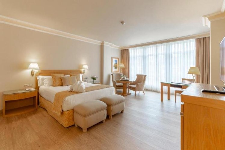 Double or Twin DELUXE Room