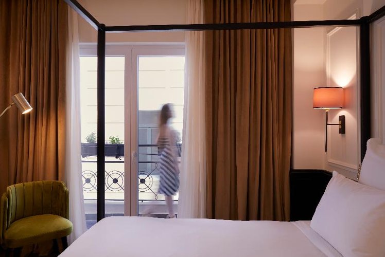 DOUBLE DELUXE WITH BALCONY Room