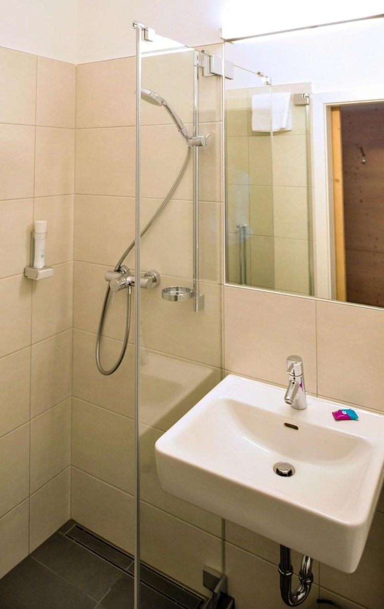 SINGLE STANDARD Room