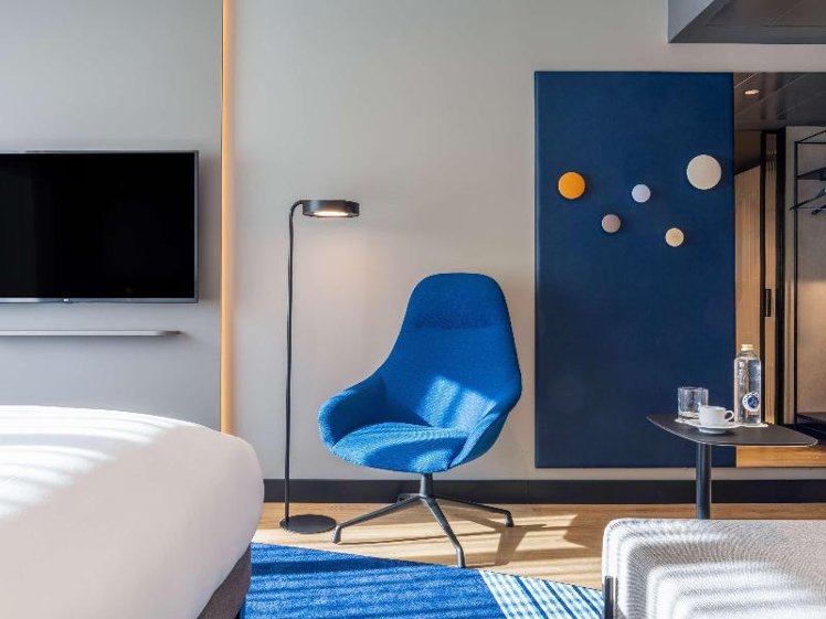 DOUBLE EXECUTIVE QUEEN BED Room