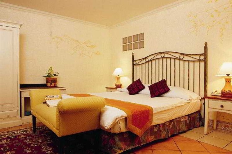 TRIPLE DELUXE Room