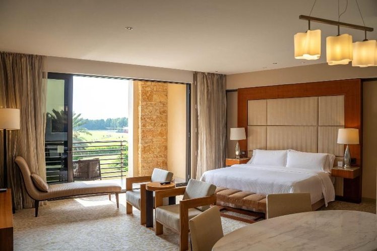 JUNIOR SUITE KING BED SMOKING Room
