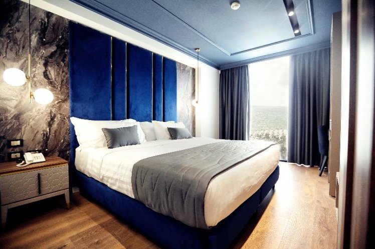 DOUBLE LAND VIEW Room
