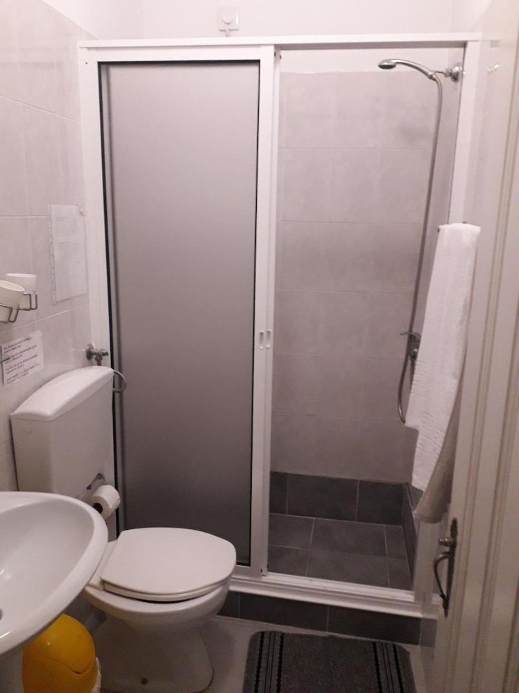 SINGLE STANDARD Room