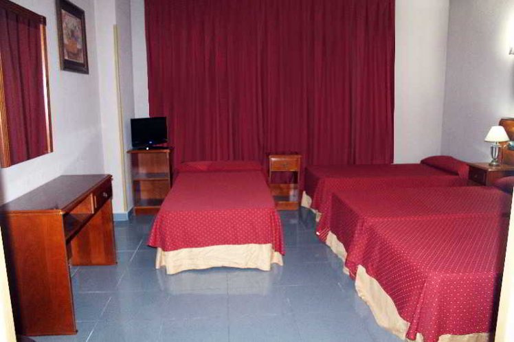 QUADRUPLE STANDARD Room