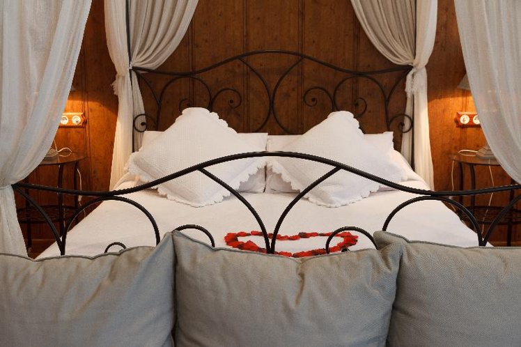 SUITE WITH JACUZZI Room