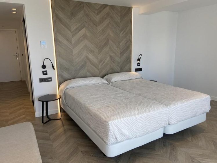 DOUBLE CITY VIEW Room