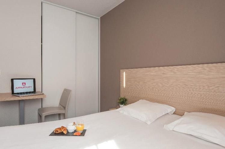 STUDIO WITH DOUBLE BED Room