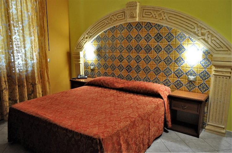 DOUBLE STANDARD Room