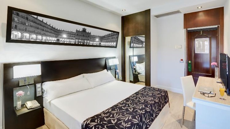 TWIN WITH VIEWS Room