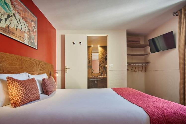 DOUBLE STANDARD Room