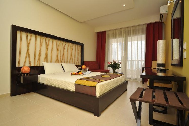 FAMILY ROOM SEA VIEW TWO BEDROOMS Room
