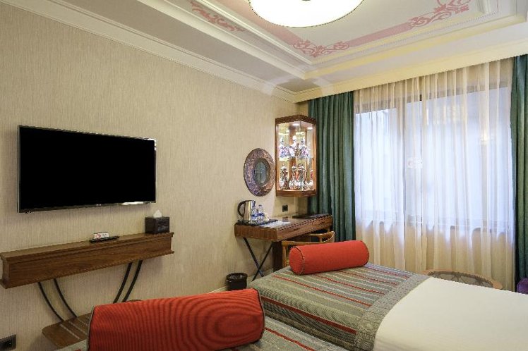 Double or Twin DELUXE Room