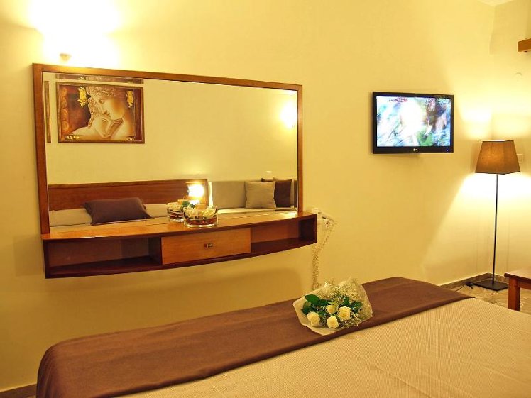 QUADRUPLE STANDARD Room