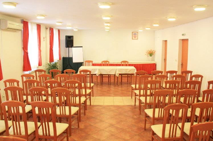 Omladinski Hostel